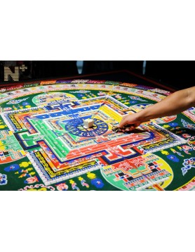 彩砂坛城：一切有为法，如梦幻泡影。